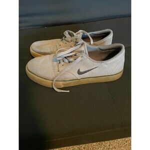 Nike Men's Grey Shoes